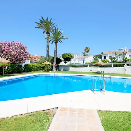 別荘 House With Direct Access And Community Pool, *