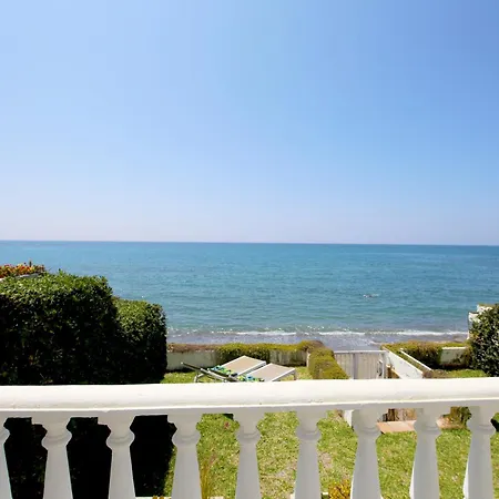House With Direct Access And Community Pool, Dom wakacyjny Estepona